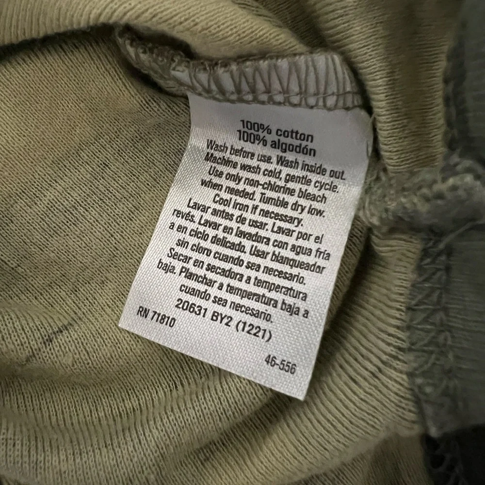 2 Gerber’s onesies 0-3 months Camouflage and Gray Baby Bodysuit Set